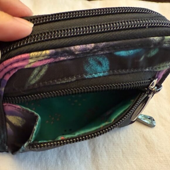 Lug Splits SE Wallet in Blooms Black - Picture 3 of 5